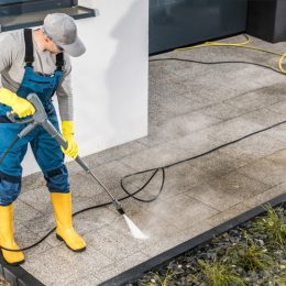 Comment préserver l'environnement tout en nettoyant les zones extérieures ?