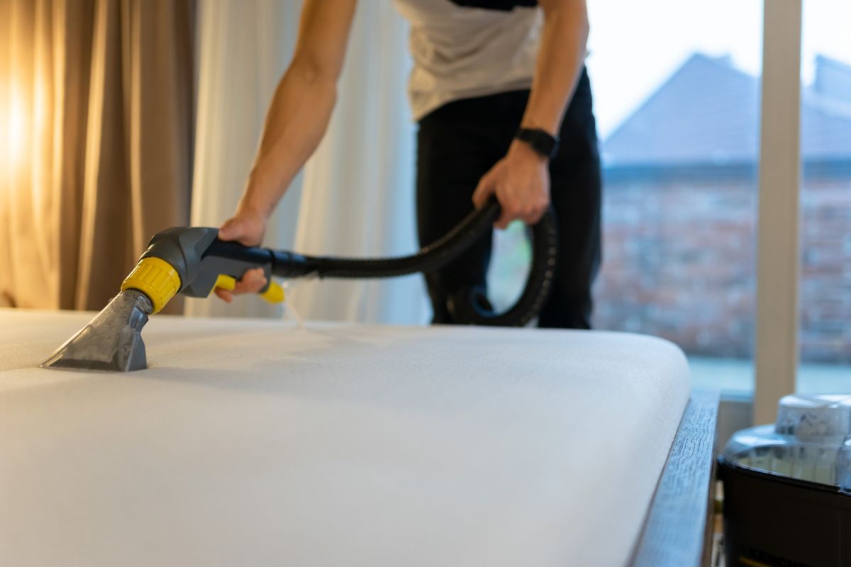 Nettoyer Les Matelas Après Un Incident Urine, Vomissements — free download