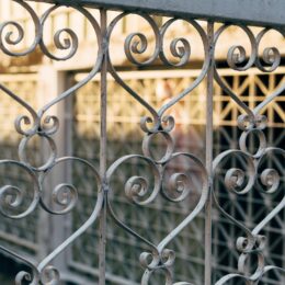 découvrez comment choisir le portail métallique idéal pour votre maison : conseils, comparatifs et critères pour une sélection adaptée à vos besoins et à votre style.