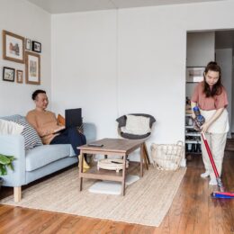 Les erreurs à ne jamais faire en nettoyant votre parquet